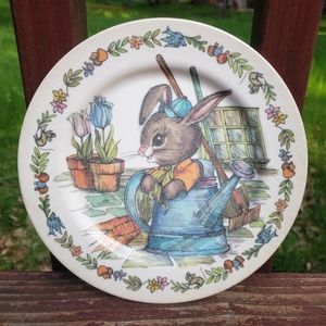 Oneida Deluxe 'Rabbit' Kids Plastic Plate - 7.75"